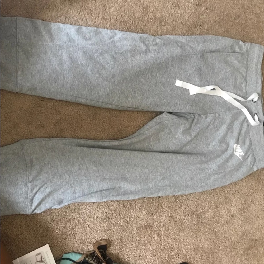Women Nike capris